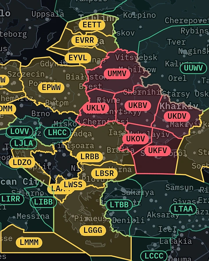 FIR map of eastern Europe: Minsk and the Ukrainian FIRs in red, closed; the Baltic, Polish, Balkan, Greek and Maltese FIRs in amber, restricted; Vienna, Budapest, Italy and Türkiye in green